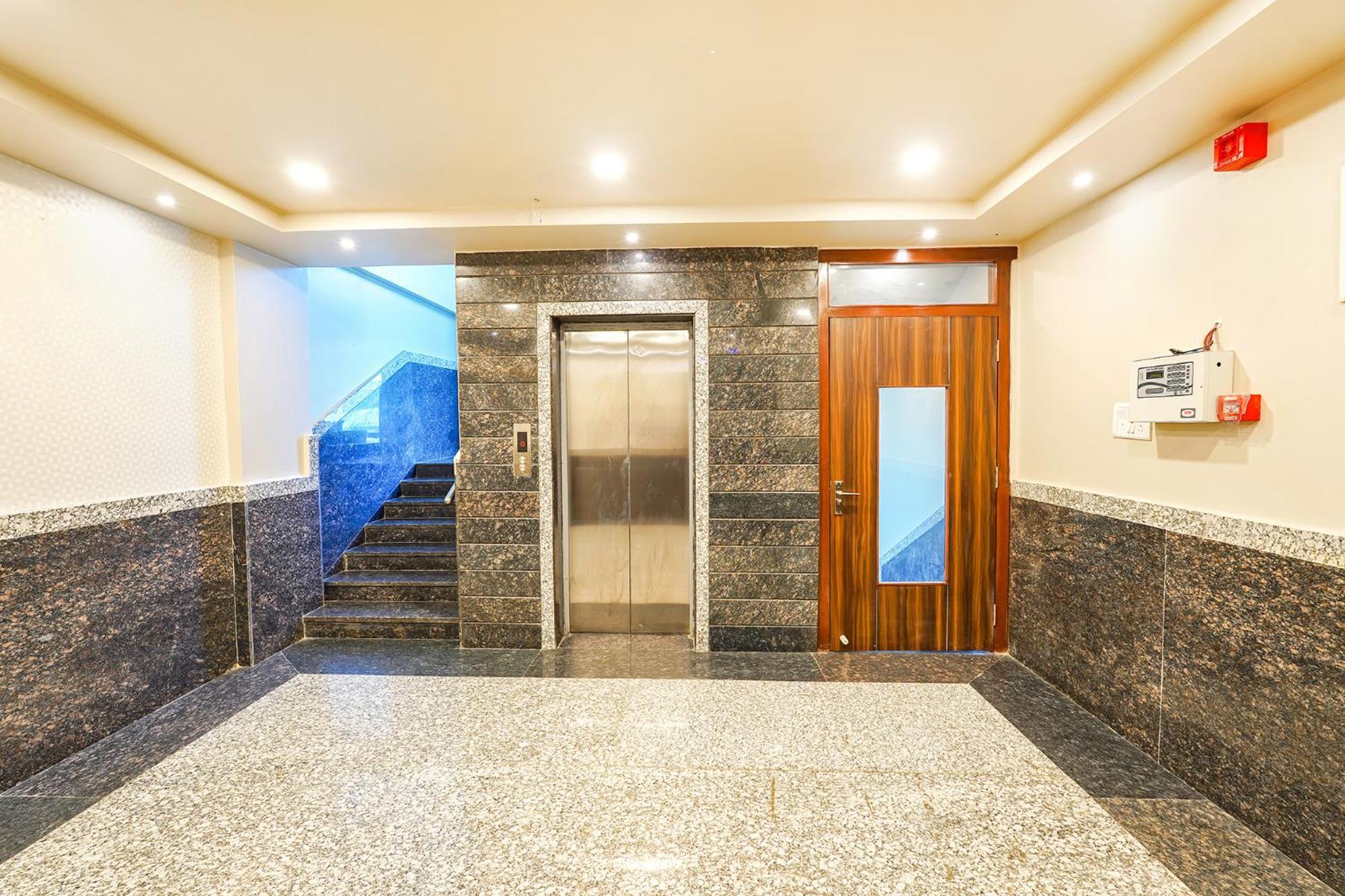 Fabhotel Grand Falcon บังกาลอร์ ภายนอก รูปภาพ